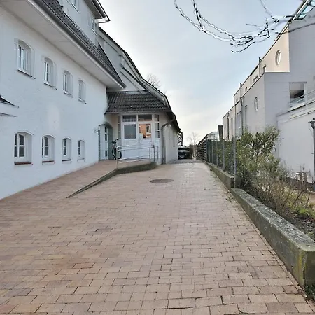 Haus Zur Apotheke Ferienappartement Strandluft App 04 *
